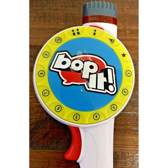 Bop It! Handheld Electronic Game 2017 Edition Tested Works Great - Picture 2 of 6